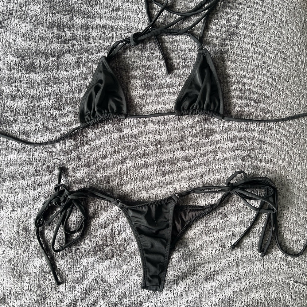 Coulbourne Black Minimalist Bikini Swimwear